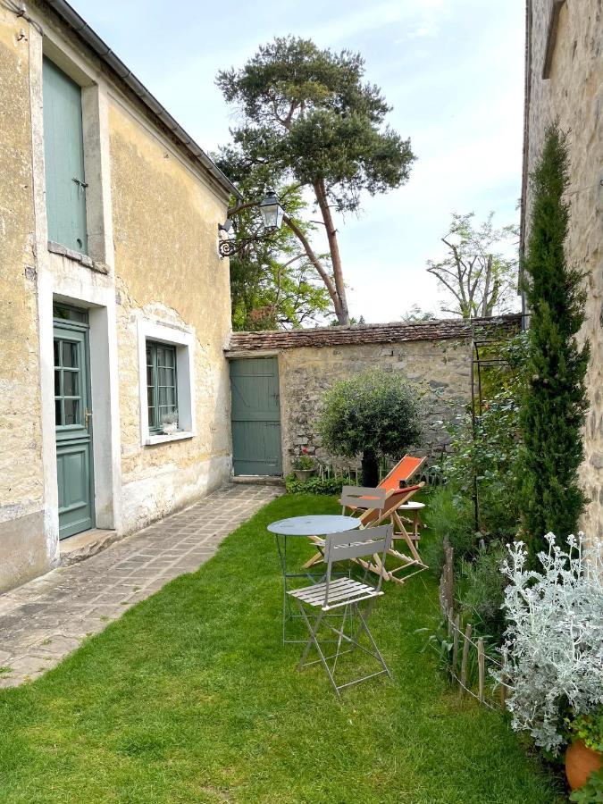 La Pierre Levee Apartment Montigny-sur-Loing Exterior foto